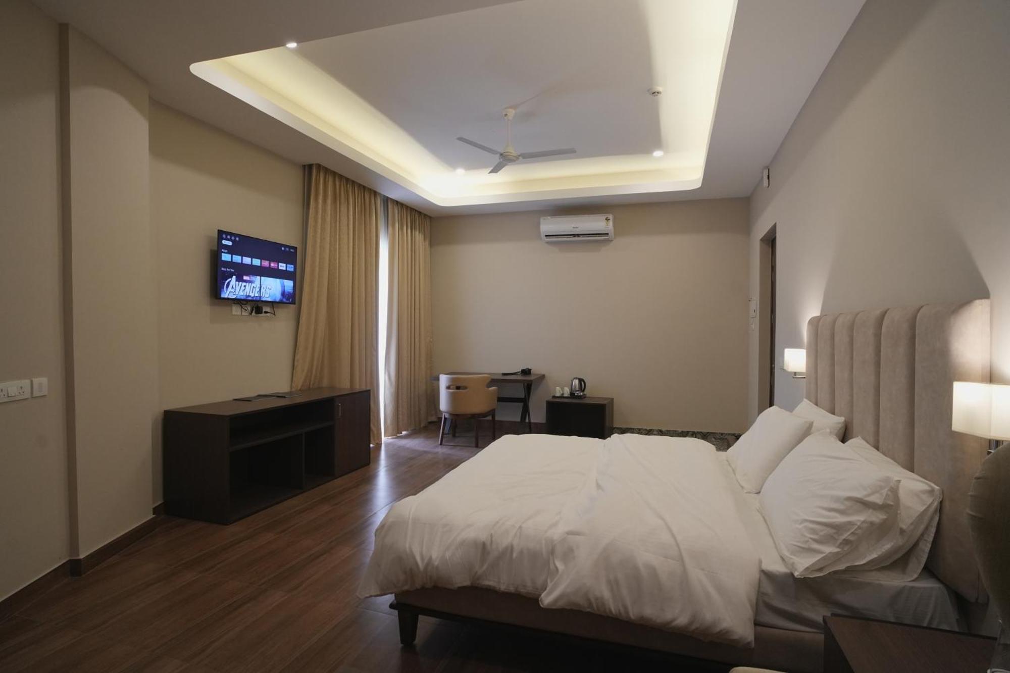 Tdi Club Retreat Sector-110 Hotel Mohali Екстериор снимка