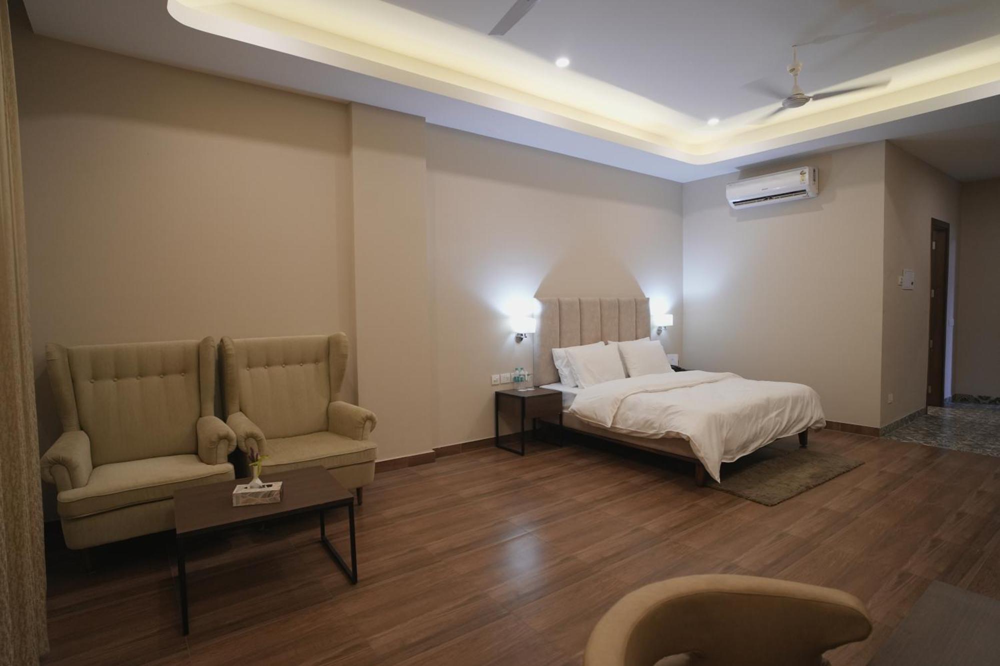 Tdi Club Retreat Sector-110 Hotel Mohali Екстериор снимка