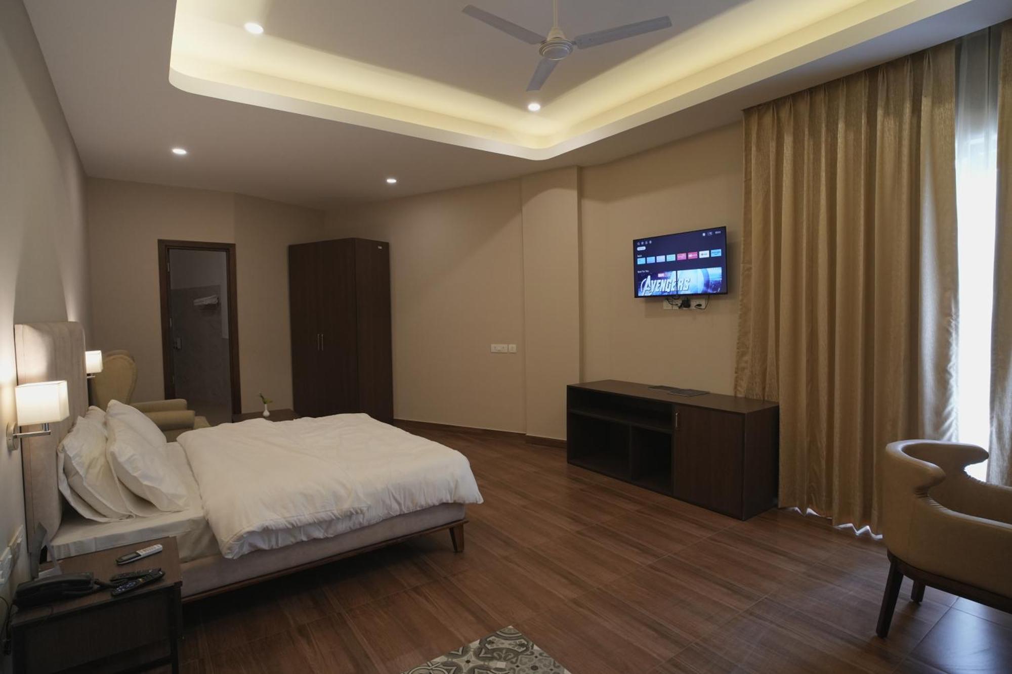 Tdi Club Retreat Sector-110 Hotel Mohali Екстериор снимка