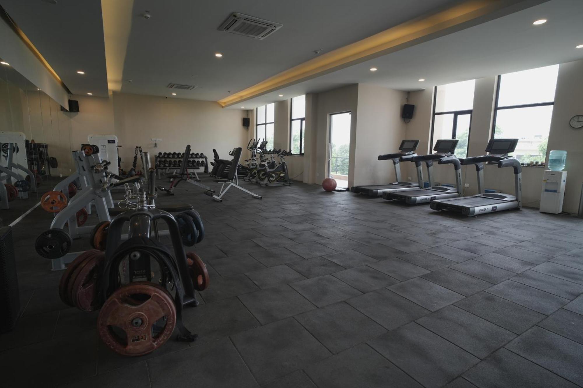 Tdi Club Retreat Sector-110 Hotel Mohali Екстериор снимка