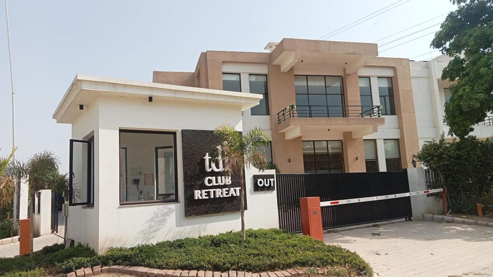 Tdi Club Retreat Sector-110 Hotel Mohali Екстериор снимка